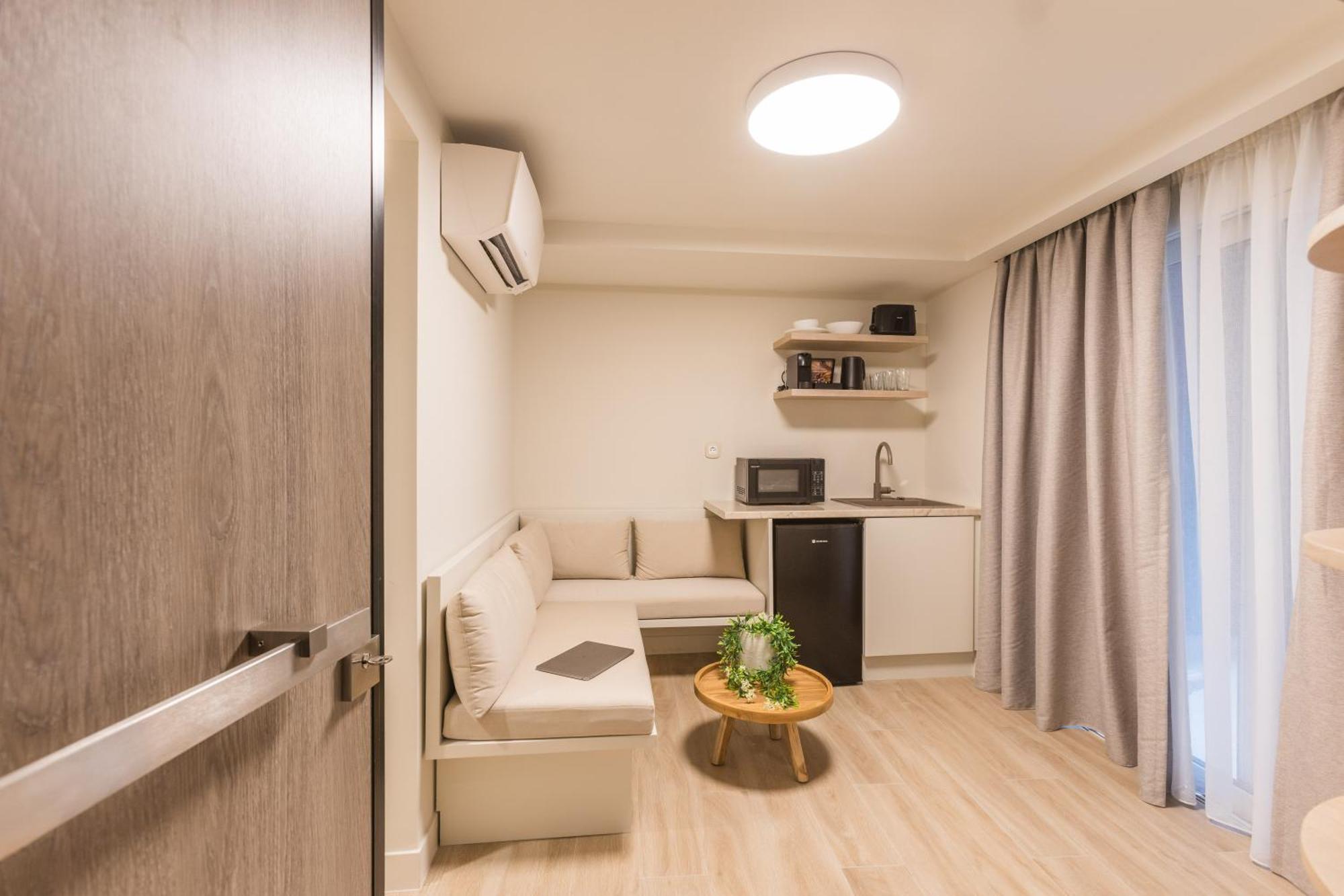The Mediterranean Suites ピレウス エクステリア 写真